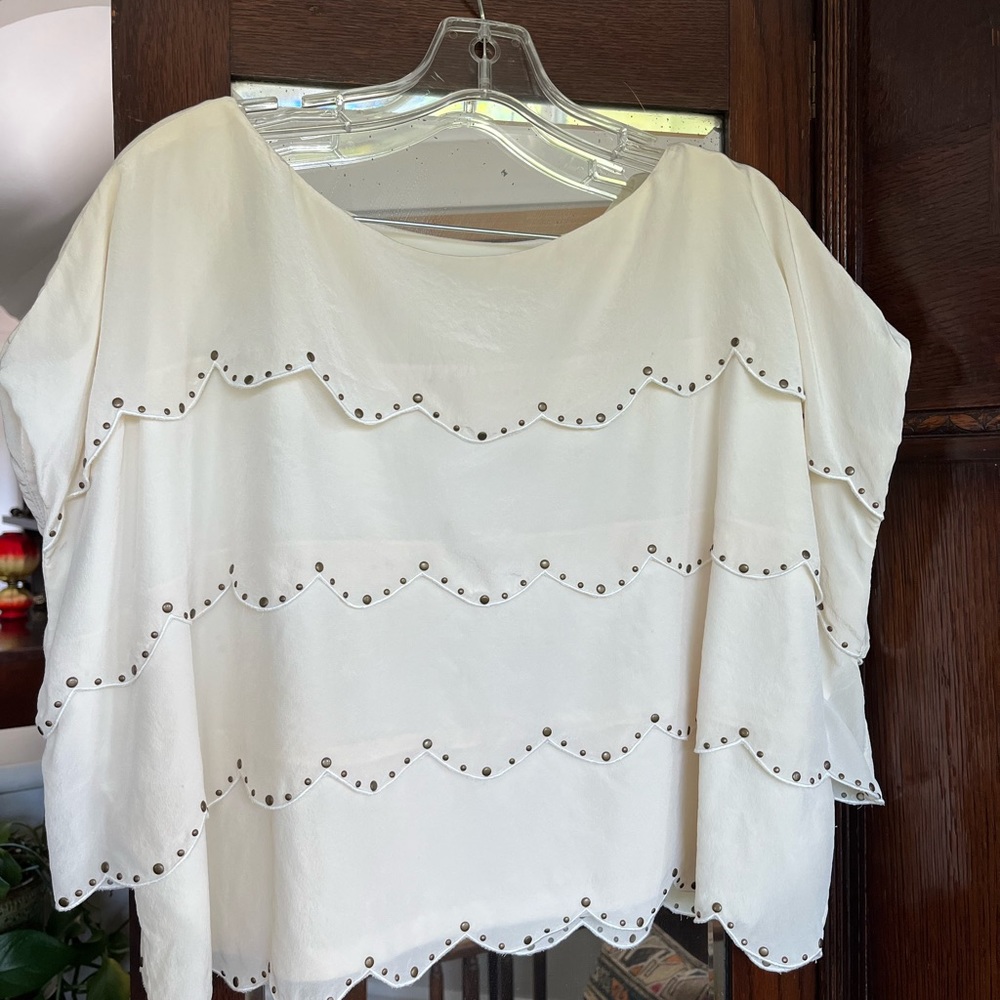 Cropped Silk Shirt. Lined. Metal embellishments! BCBGMAXAZRIA